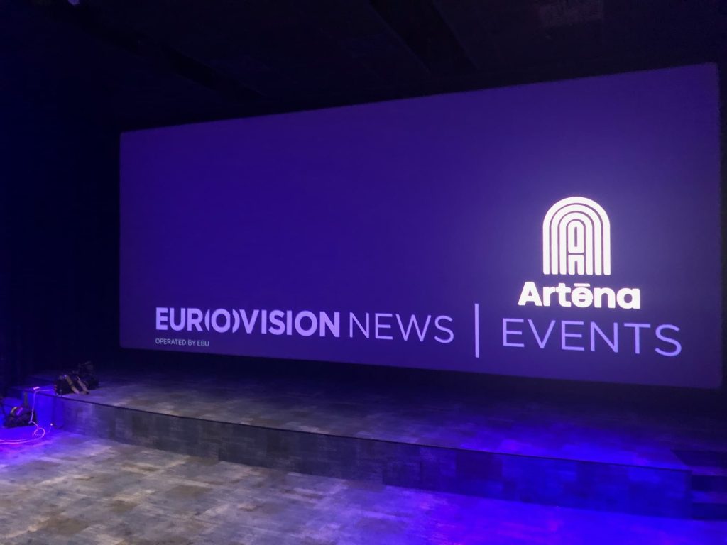 Eurovision Debata 2024 kandidátov na predsedu európskej komisie z priestorov kinosály kreatívneho centra Arténa Bratislava